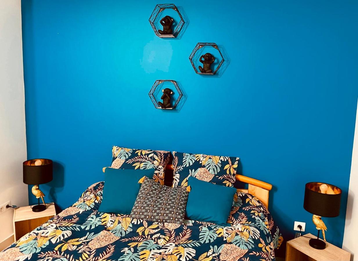 La Villa Perroquet Poncins Экстерьер фото