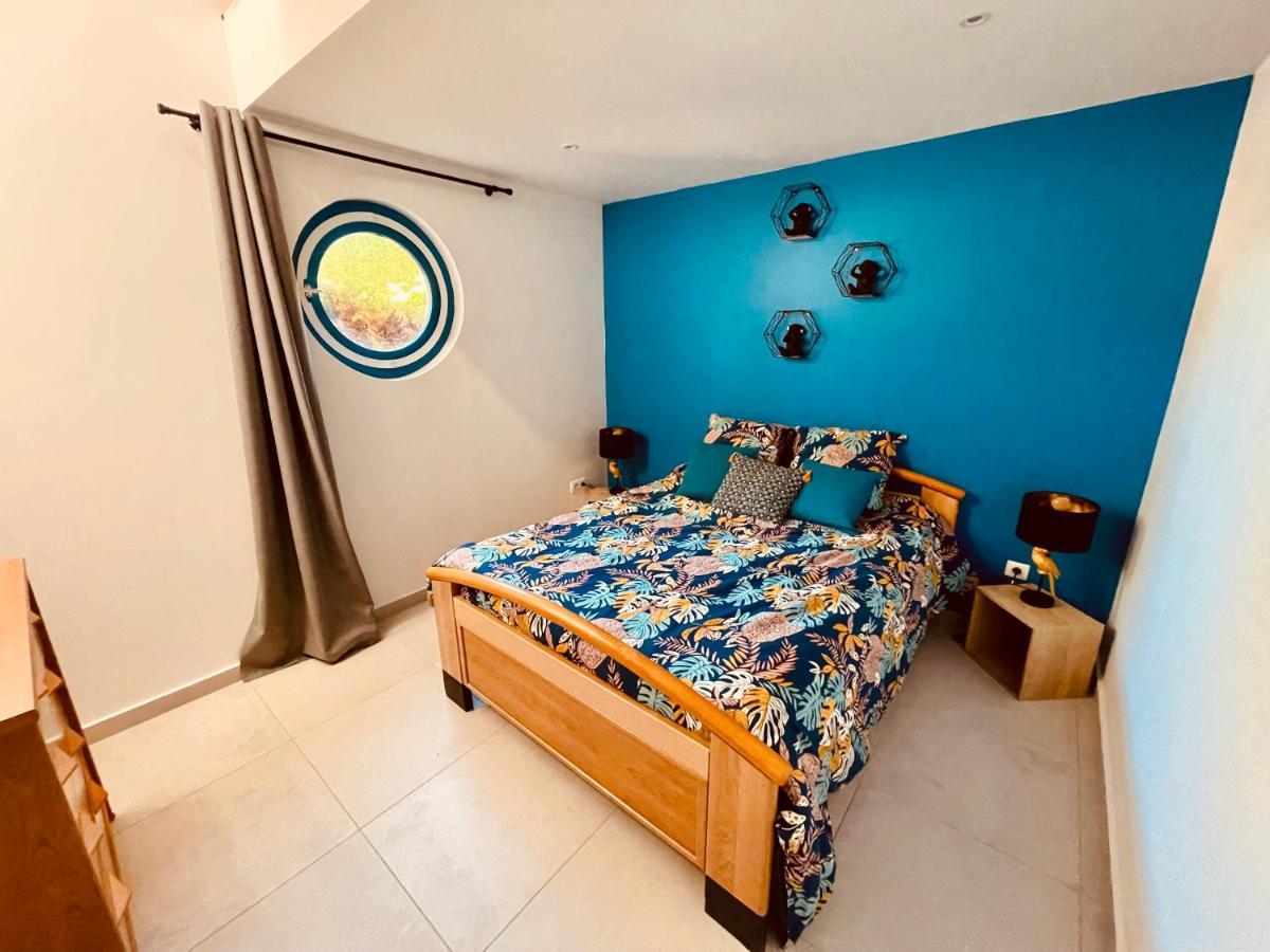 La Villa Perroquet Poncins Экстерьер фото